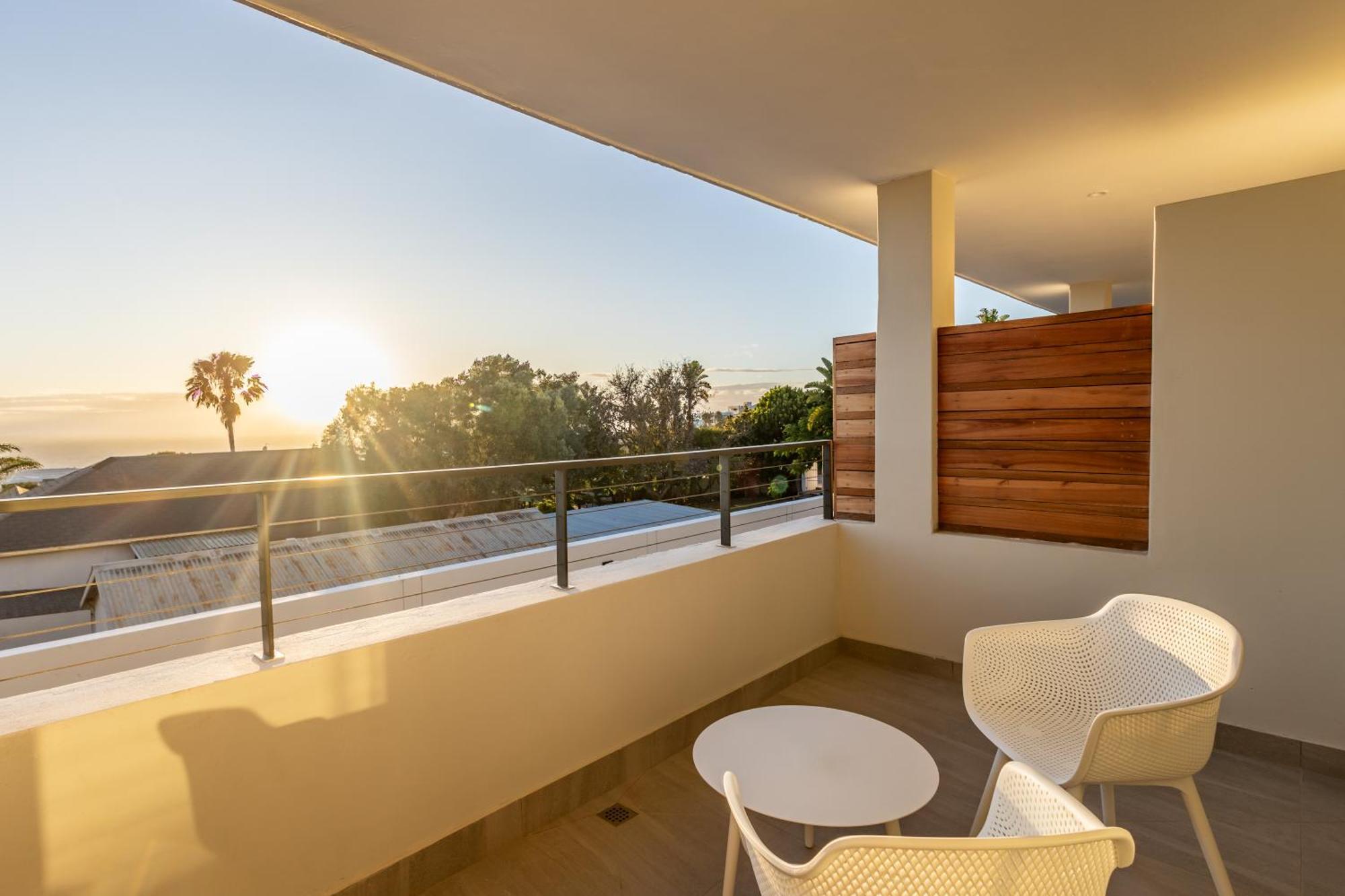 Plett Quarter Hotel - Lion Roars Hotels & Lodges 普勒滕贝格湾 外观 照片