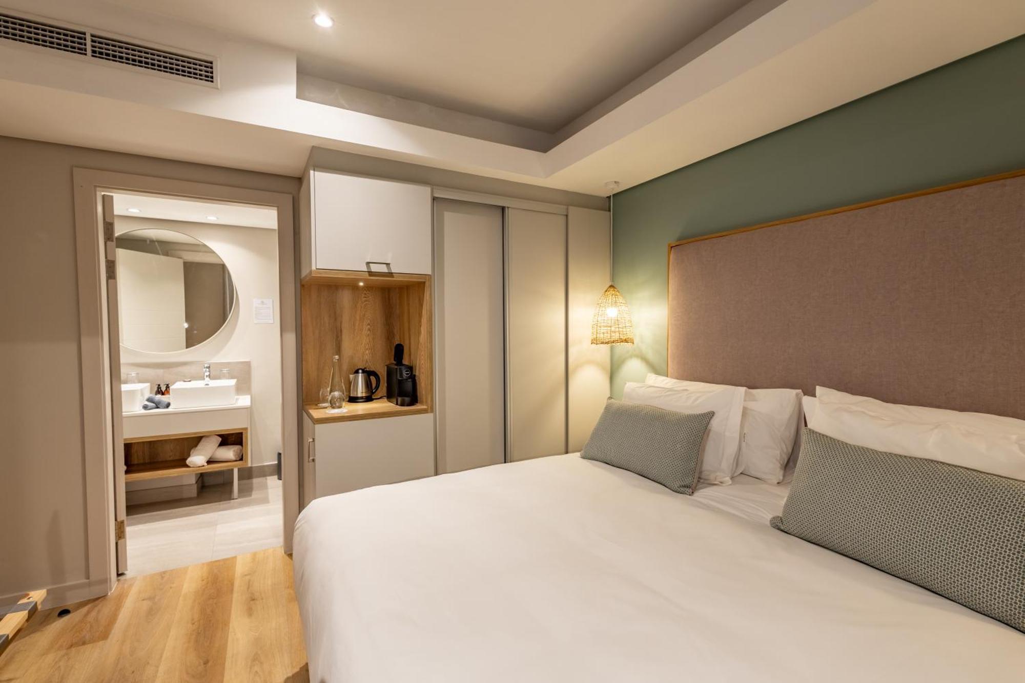 Plett Quarter Hotel - Lion Roars Hotels & Lodges 普勒滕贝格湾 外观 照片