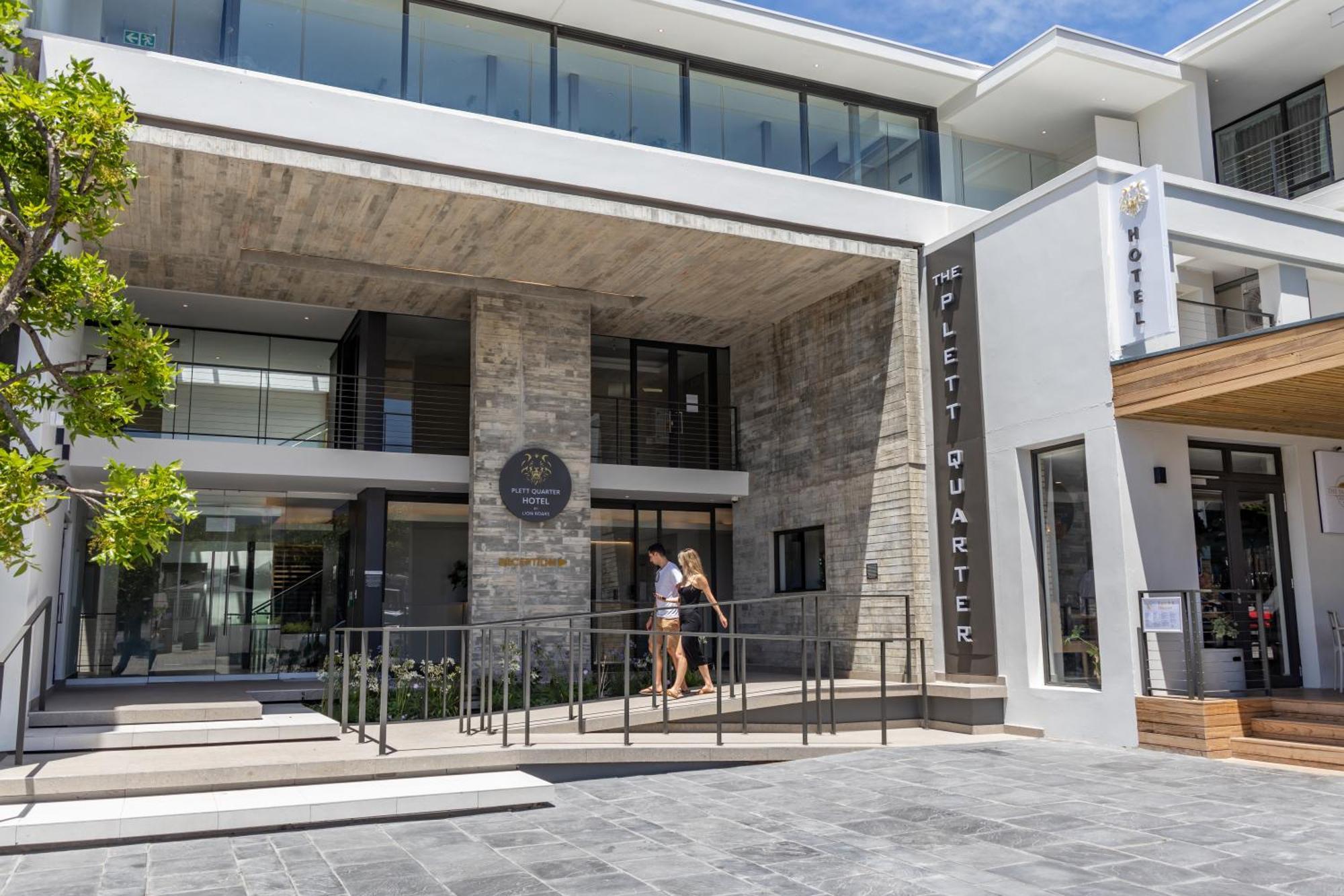 Plett Quarter Hotel - Lion Roars Hotels & Lodges 普勒滕贝格湾 外观 照片