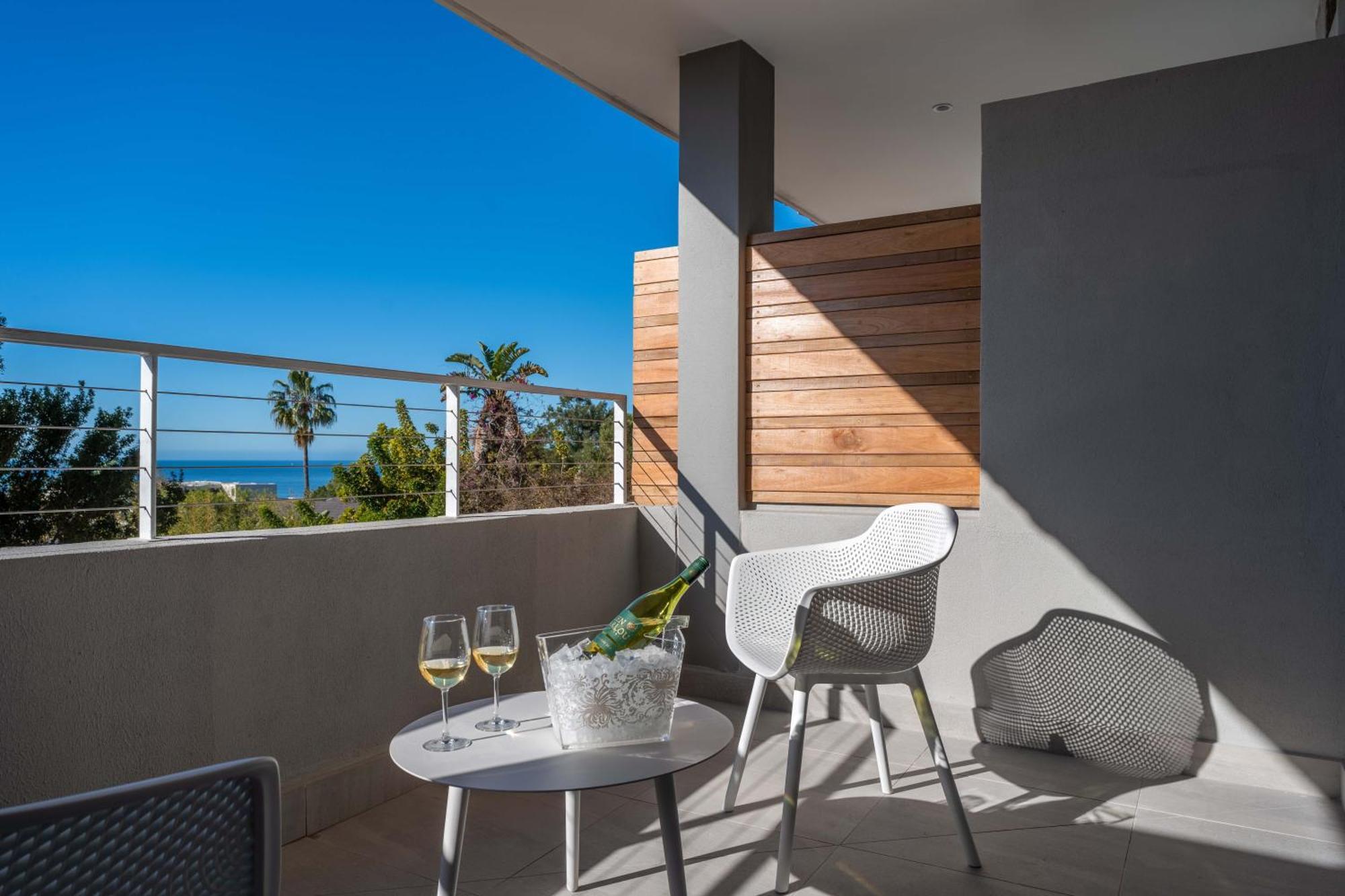 Plett Quarter Hotel - Lion Roars Hotels & Lodges 普勒滕贝格湾 外观 照片