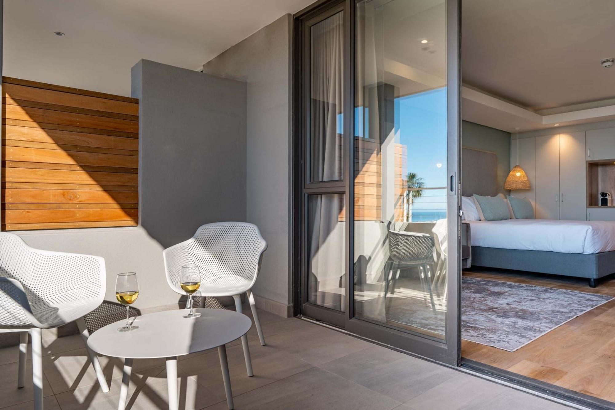 Plett Quarter Hotel - Lion Roars Hotels & Lodges 普勒滕贝格湾 外观 照片